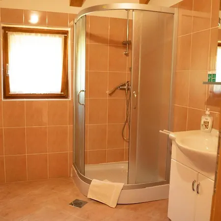 Marty's Corner Гостевой дом 4*